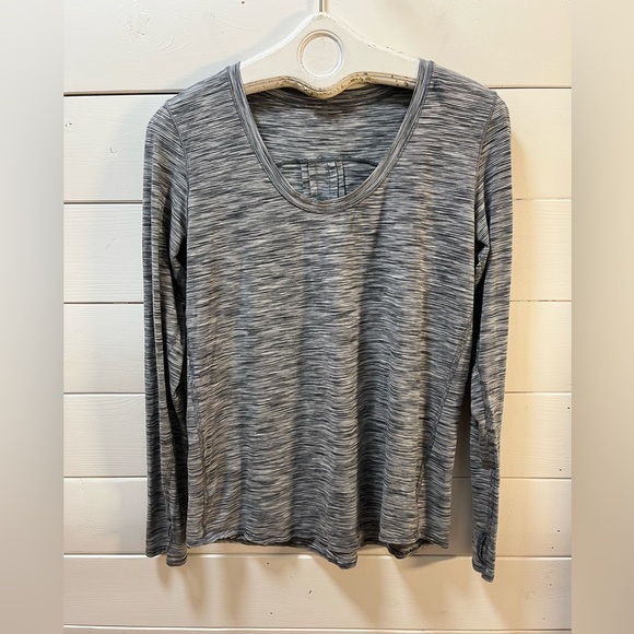 LULULEMON – Yogi Everyday Long Sleeve Workout Top (Estimated Size 10/12) - Picture 2 of 8